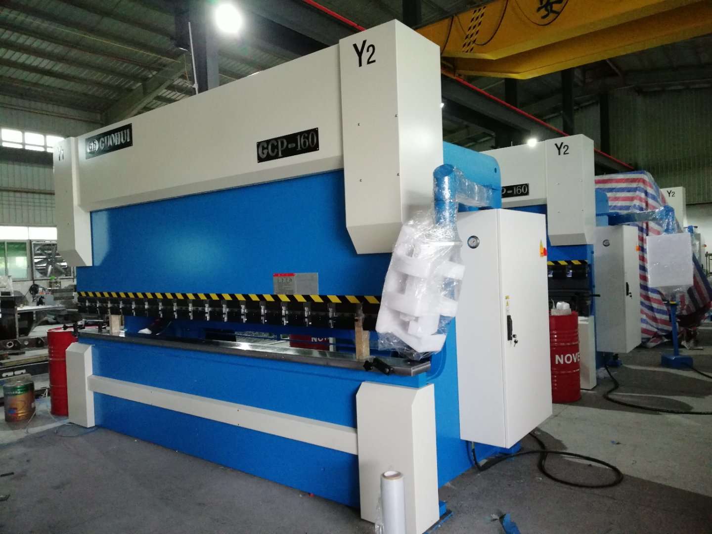 兩臺(tái)折彎機(jī)打包完畢，即將送往佛山客戶