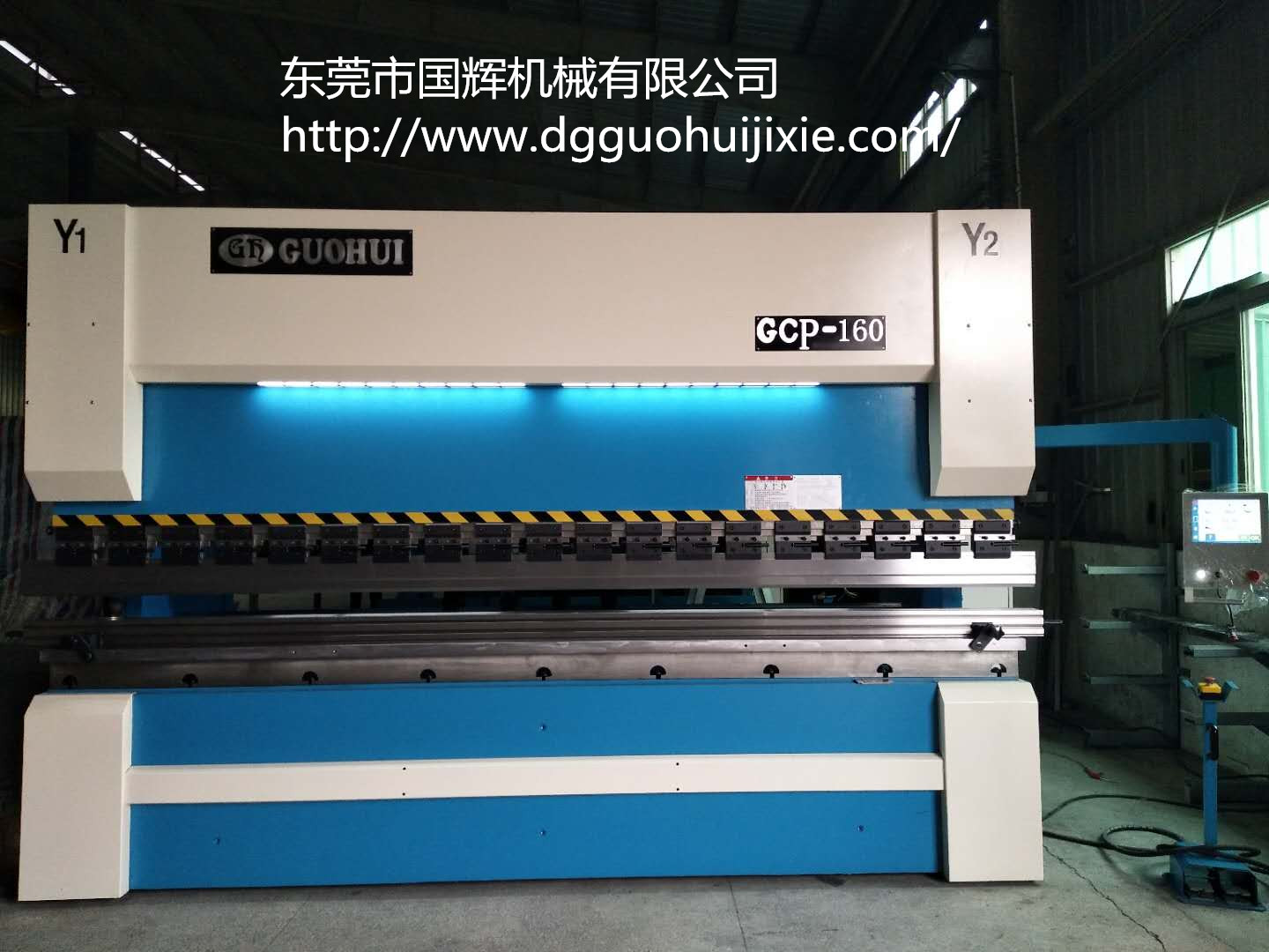 國輝刨槽機(jī)折彎機(jī)即將發(fā)往卡塔爾