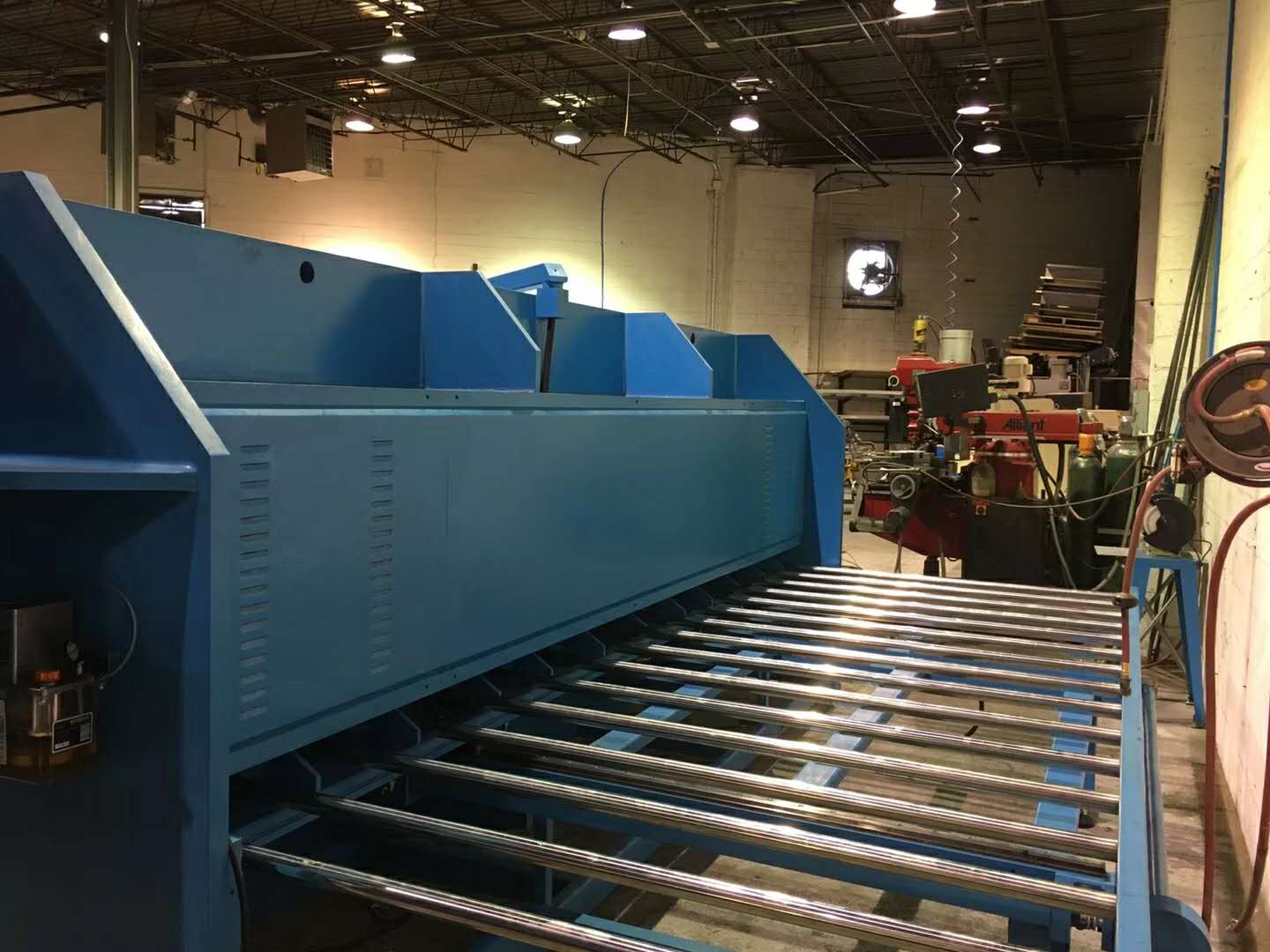 美國(guó)客戶(hù)表示很滿(mǎn)意國(guó)輝刨槽機(jī)