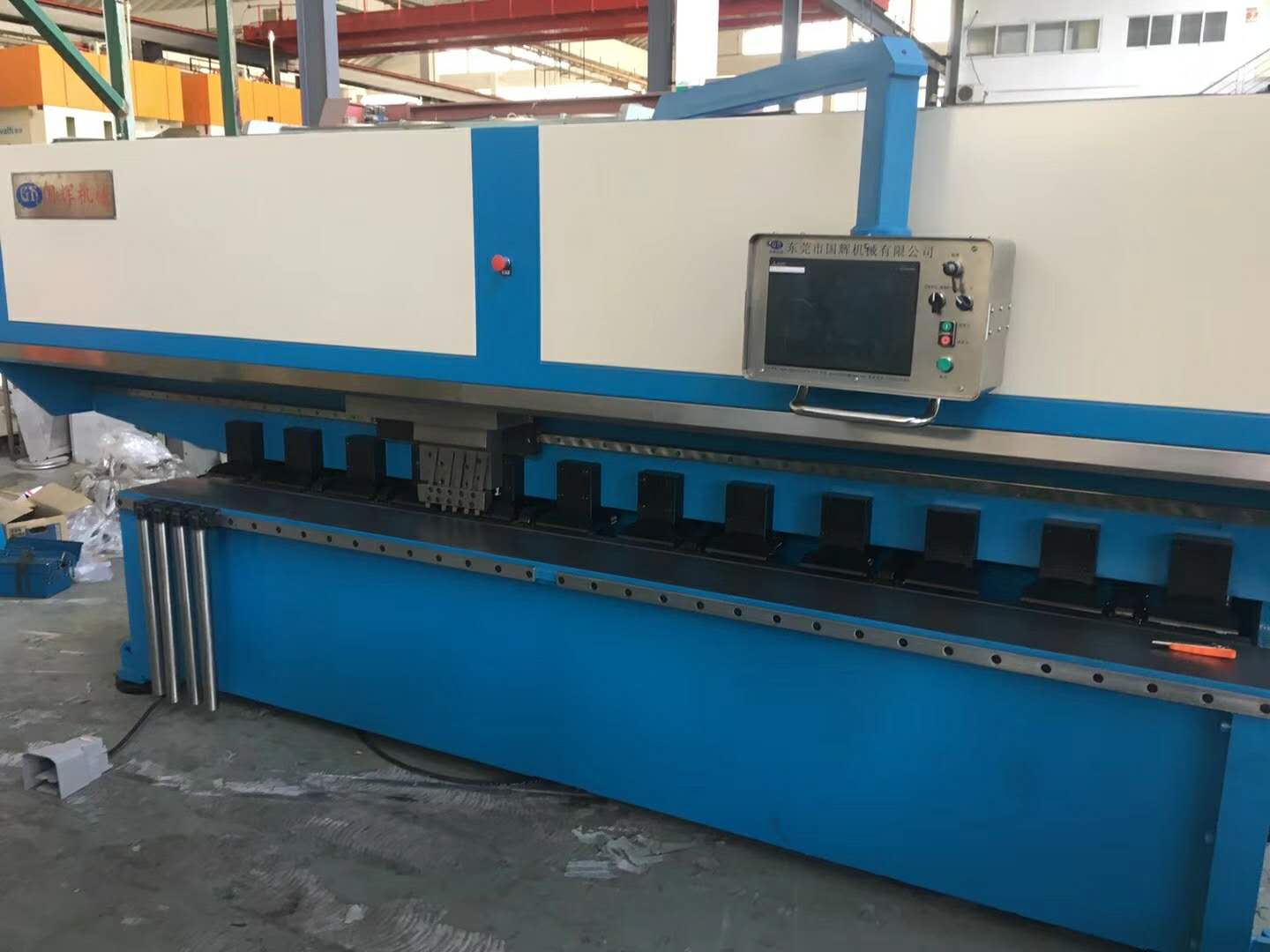 恭祝國輝機械高端數控刨槽機設備進駐華帝集團