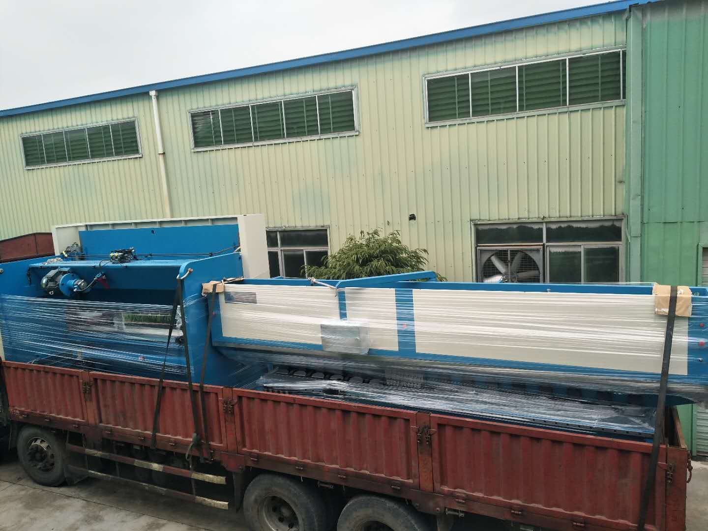 數(shù)控折彎機刨槽機并駕齊驅(qū)至佛山