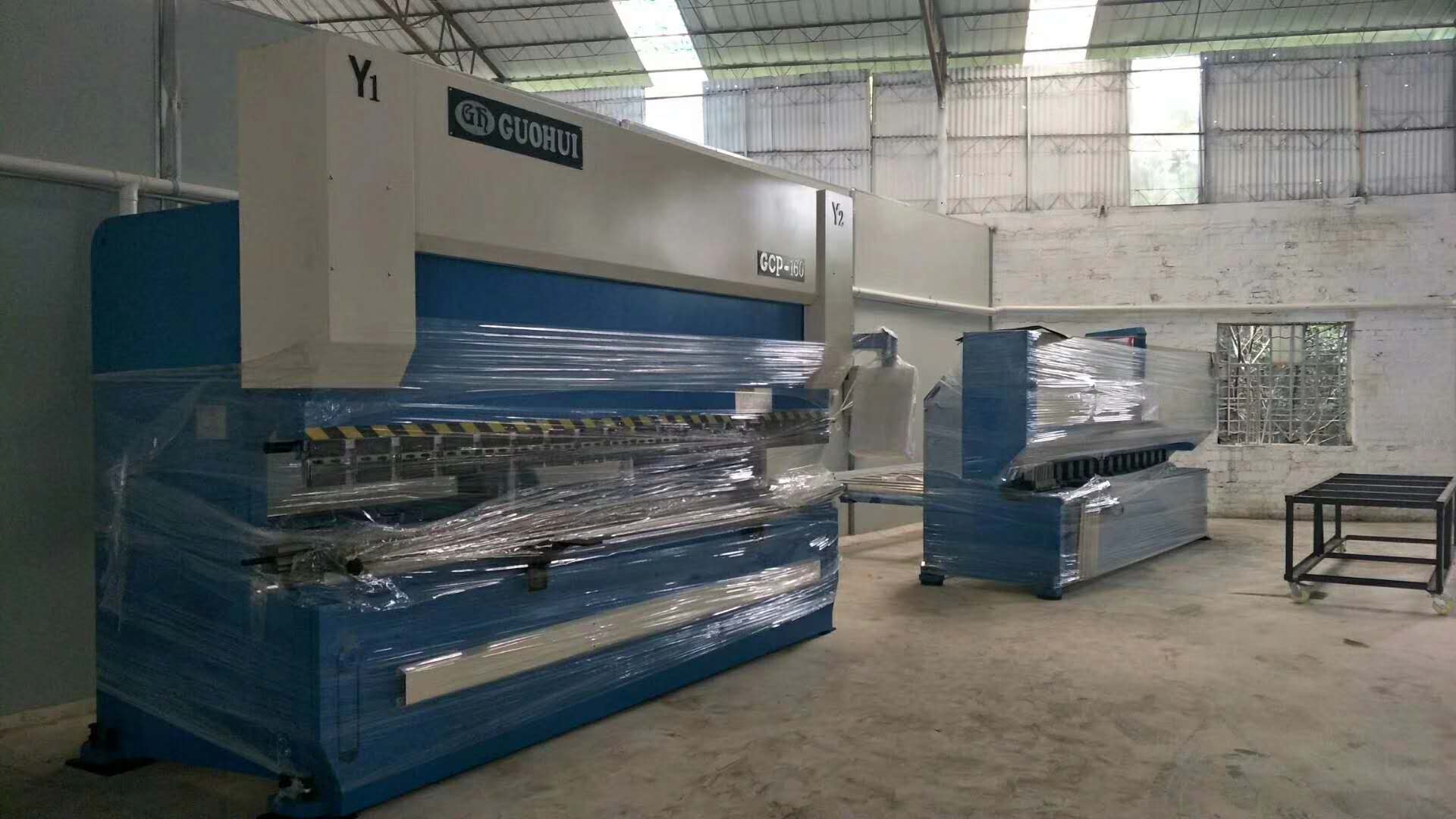 十月，金秋送爽，國輝送機