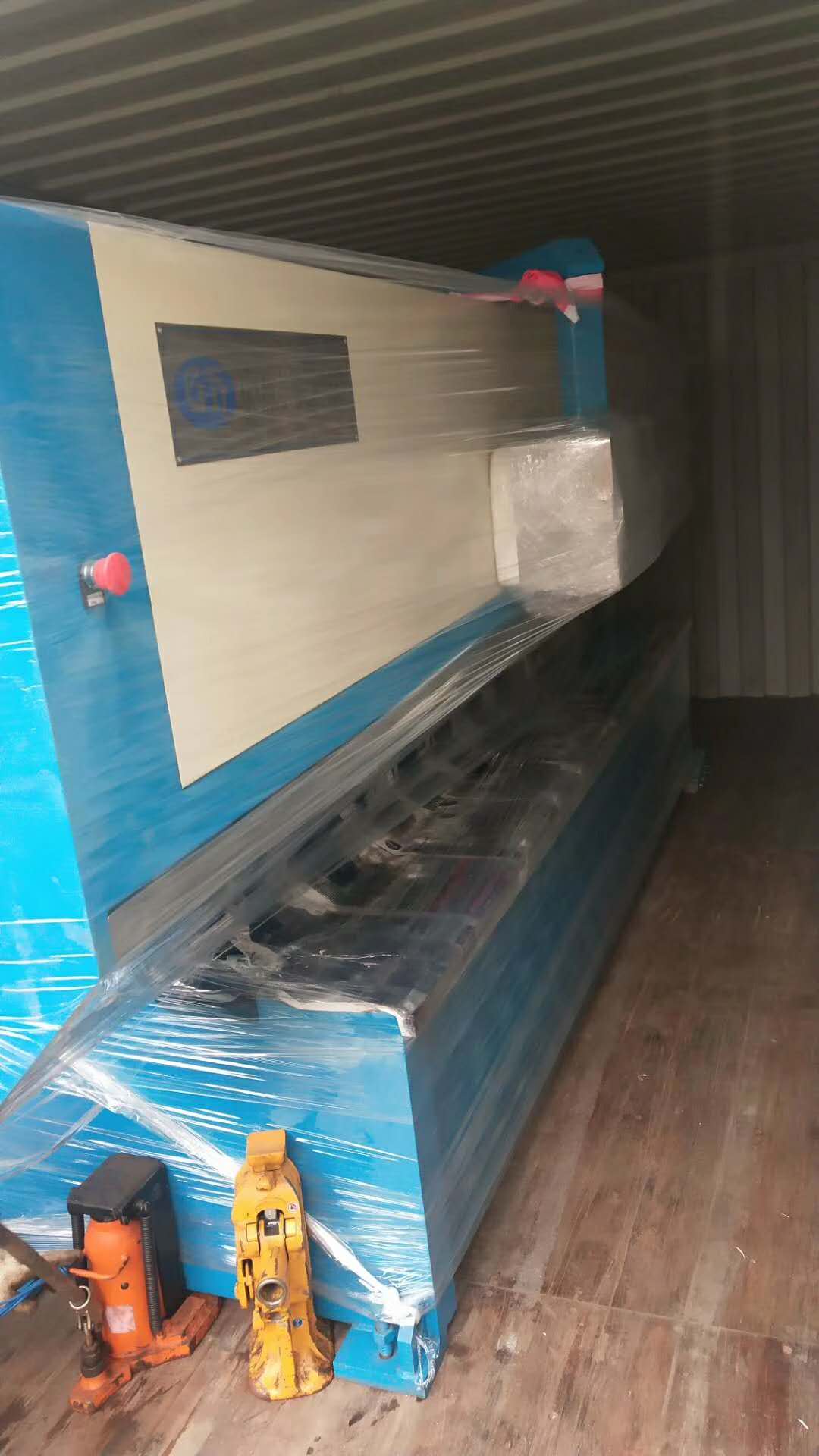 國輝3米雙頭刨裝柜即將發(fā)往泰國客戶